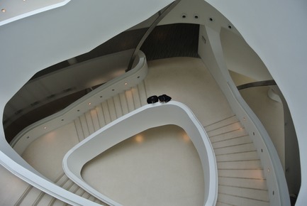 Dossier de presse | 3085-01 - Communiqué de presse | Qatar Faculty of Islamic Studies - MYAA - Architecture commerciale - The&nbsp;Ablution Stairs&nbsp; - Crédit photo : MYAA