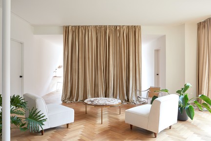 Dossier de presse | 1677-02 - Communiqué de presse | Résidence Villeneuve - Atelier Barda architecture - Design d’intérieur résidentiel - Crédit photo : Maxime Desbiens