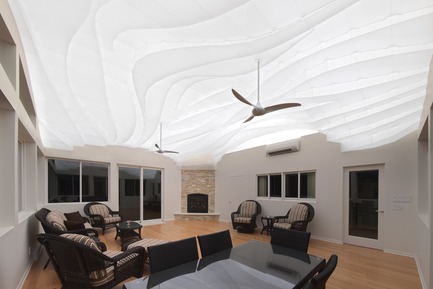 Dossier de presse | 3072-01 - Communiqué de presse | Arrivée de la lumière - Flynn Architecture & Design - Design d’éclairage -  Vue au sud-ouest, la nuit<br>  - Crédit photo : Matt Flynn