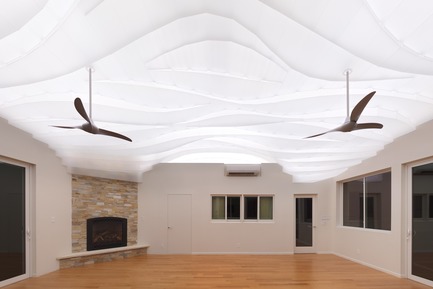 Dossier de presse | 3072-01 - Communiqué de presse | Arrivée de la lumière - Flynn Architecture & Design - Design d’éclairage -  Vue à l'ouest,&nbsp;la nuit<br>  - Crédit photo : Matt Flynn