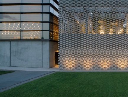 Press kit | 2693-02 - Press release | Ankara Office Tower - Anmahian Winton Architects - Commercial Architecture - Photo credit: Florian Holzherr