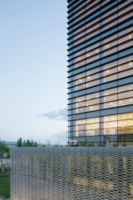 Press kit | 2693-02 - Press release | Ankara Office Tower - Anmahian Winton Architects - Commercial Architecture - Photo credit: Florian Holzherr