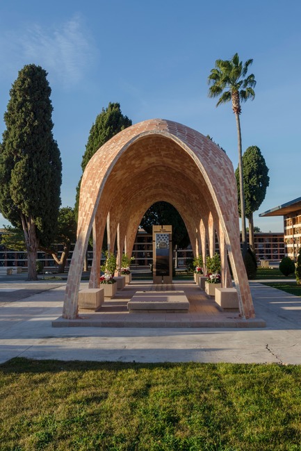Press kit | 3109-01 - Press release | Mortuary Chapel for the Soriano-Manzanet Family - Vegas&Mileto - Art - General view of the mortuary chapel - Photo credit: Vegas&amp;Mileto