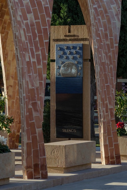 Press kit | 3109-01 - Press release | Mortuary Chapel for the Soriano-Manzanet Family - Vegas&Mileto - Art - Detail of the mortuary chapel - Photo credit: Vegas&amp;Mileto