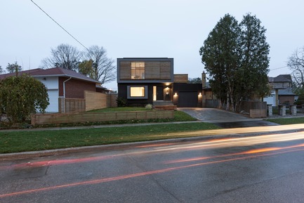 Dossier de presse | 3057-01 - Communiqué de presse | Flipped House - Atelier RZLBD - Architecture résidentielle - Flipped House, main elevation - Crédit photo : Borxu