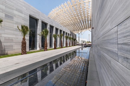 Dossier de presse | 3073-01 - Communiqué de presse | Sheikh Abdullah Al Salem Cultural Centre - SSH - Architecture institutionnelle - Sheikh Abdullah Al Salem Cultural Centre Exterior Shot - Crédit photo : SSH