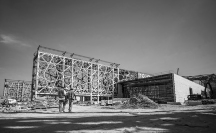 Dossier de presse | 3073-01 - Communiqué de presse | Sheikh Abdullah Al Salem Cultural Centre - SSH - Architecture institutionnelle - Sheikh Abdullah Al Salem Cultural Centre&nbsp;During Construction - Crédit photo : SSH