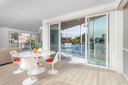Dossier de presse | 3136-01 - Communiqué de presse | The Tides Brentwood - Valerie Schweitzer Architects - Architecture résidentielle - Crédit photo : Josh White productions