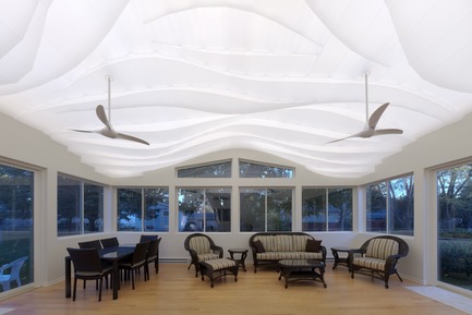 Dossier de presse | 3072-01 - Communiqué de presse | Arrivée de la lumière - Flynn Architecture & Design - Design d’éclairage - Vue à l'est, la soirée d'été<br> - Crédit photo : Matt Flynn