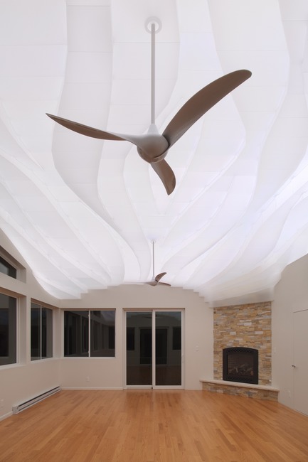 Dossier de presse | 3072-01 - Communiqué de presse | Arrivée de la lumière - Flynn Architecture & Design - Design d’éclairage - Vue au sud, la nuit<br> - Crédit photo : Matt Flynn