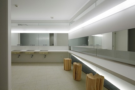 Dossier de presse | 3153-01 - Communiqué de presse | Green Triangle – Aoyama 346 - Ryuichi Sasaki + Rieko Okumura/ Sasaki Architecture - Architecture commerciale - Crédit photo : Koichi Torimura