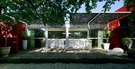 Dossier de presse | 2926-01 - Communiqué de presse | Maison GOM - (ma!ca) architecture - Architecture résidentielle - terrasse de la cuisine - Crédit photo : Julien Kerdraon