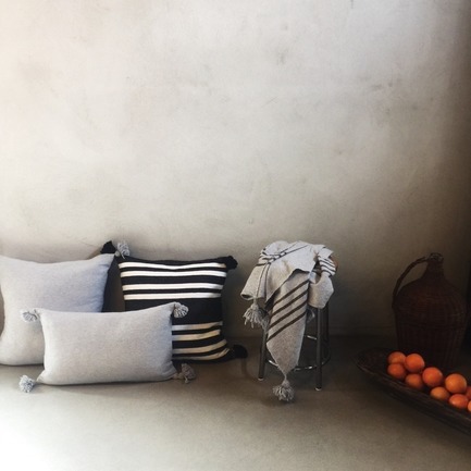 Dossier de presse | 798-08 - Communiqué de presse | Ramacieri Soligo s'agrandit et développe son volet déco - Ramacieri Soligo - Art de vivre -  Collection d'accessoires à pompons - Ramacieri Soligo&nbsp;  - Crédit photo : Ramacieri Soligo&nbsp;