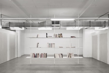 Dossier de presse | 1677-03 - Communiqué de presse | SSENSE - Atelier Barda architecture - Design d’intérieur commercial - Crédit photo : Adrien Williams