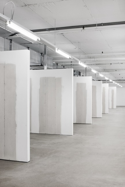 Dossier de presse | 1677-03 - Communiqué de presse | SSENSE - Atelier Barda architecture - Design d’intérieur commercial - Crédit photo : Adrien Williams