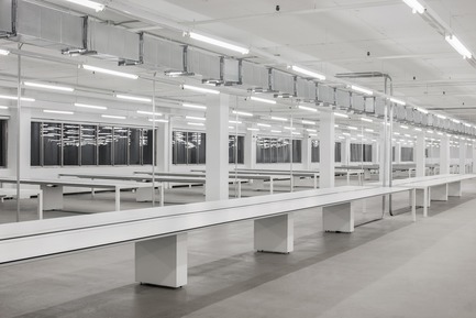 Dossier de presse | 1677-03 - Communiqué de presse | SSENSE - Atelier Barda architecture - Design d’intérieur commercial - Crédit photo : Adrien Williams