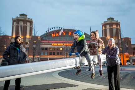 Press kit | 583-19 - Press release | Six Works Produced by the Partnership Have Toured to 20 Cities in the Last Year - Quartier des spectacles Partnership - Art - Impulse, Lateral Office, CS Design, in collaboration with EGP Group - Photo credit: Navy Pier, Chicago