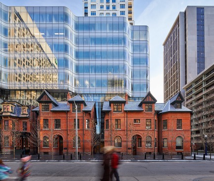 Press kit | 907-04 - Press release | 7 St. Thomas - Hariri Pontarini Architects - Commercial Architecture - View looking south - Photo credit: doublespace photography