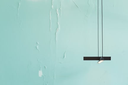 Press kit | 1619-07 - Press release | Lambert & Fils Launches The Mile at IDS - Lambert & Fils - Lighting Design - Mile 03, black - Photo credit: Arseni Khamzin