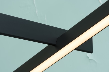 Press kit | 1619-07 - Press release | Lambert & Fils Launches The Mile at IDS - Lambert & Fils - Lighting Design - Mile 03, black - Photo credit: Arseni Khamzin