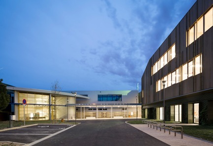 Dossier de presse | 3181-03 - Communiqué de presse | La Maison des Sports à Bezons - agence ENGASSER & associés - Architecture institutionnelle - Crédit photo :  Mathieu Ducros-Opictures  