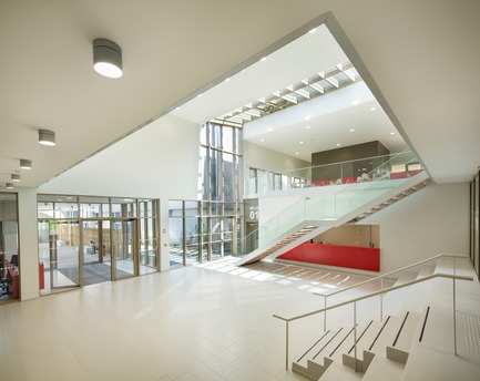 Dossier de presse | 3181-03 - Communiqué de presse | La Maison des Sports à Bezons - agence ENGASSER & associés - Architecture institutionnelle - Crédit photo :   aEa, agence Engasser+associés  