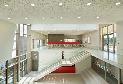 Dossier de presse | 3181-03 - Communiqué de presse | La Maison des Sports à Bezons - agence ENGASSER & associés - Architecture institutionnelle - Crédit photo :   Mathieu Ducros-Opictures  