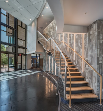 Dossier de presse | 3155-01 - Communiqué de presse | InfoTech Office Building at Celebration Pointe - CUPKOVIC architecture, llc - Architecture commerciale - InfoTech Office Building Lobby - Crédit photo : Matt Shoots for Good Photography
