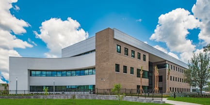 Dossier de presse | 3155-01 - Communiqué de presse | InfoTech Office Building at Celebration Pointe - CUPKOVIC architecture, llc - Architecture commerciale -  Northwest corner of InfoTech Office building&nbsp;facing&nbsp;the conservation area  - Crédit photo : Matt Shoots for Good Photography