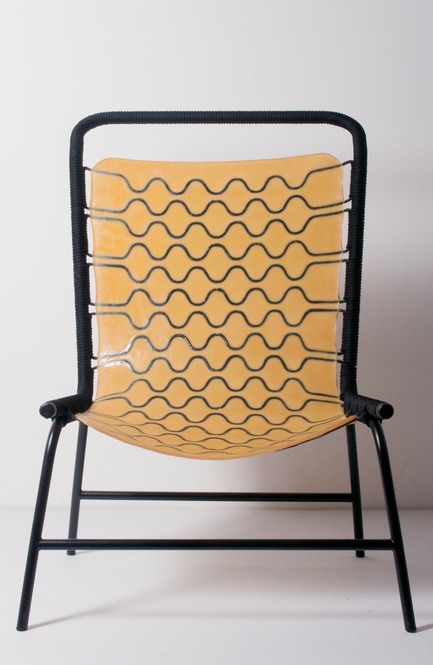 Dossier de presse | 2704-02 - Communiqué de presse | Record Numbers for its Birthday: The 15th Pure Talents Contest at imm cologne Shows an Up-to-Date Cross-Section of the Young, International Design Scene - imm cologne 2018, Koelnmesse - Concours - Cell-elasticity: In order to find a new approach in the competitive seating furniture section, the Japanese designer Hiroyuki Morita experimented with nylon ropes cast in latex for his chair Cellastic.Here the elasticity and traction of the materials as well as the structure of the nylon ropes play an essential role, whereas the pattern based on the so-called cell sequence reminds one of the molecular structure of organic cells.<span></span> - Crédit photo : Morita/Koelnmesse 