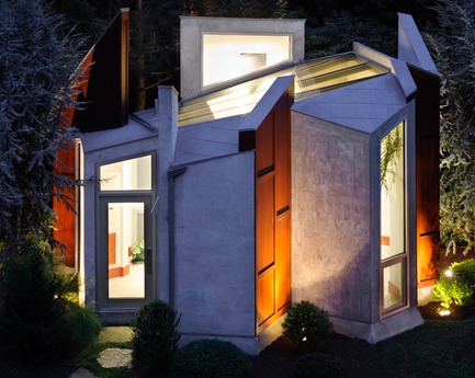 Dossier de presse | 3136-02 - Communiqué de presse | Butterfly Studio - Valerie Schweitzer Architects - Architecture résidentielle - A lantern-like glow at night - Crédit photo : Paul Bartholomeuw