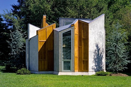 Dossier de presse | 3136-02 - Communiqué de presse | Butterfly Studio - Valerie Schweitzer Architects - Architecture résidentielle - Inspired by nature and early fort-like European castles - Crédit photo : Tom Leighton