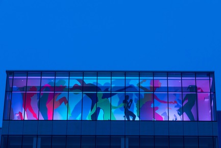 Press kit | 2073-15 - Press release | DIALOG Brings Dance to the Streets with Decidedly Jazz Danceworks - DIALOG - Institutional Architecture - 'Take the Cake' installation by internationally renowned artistic team Hadley + Maxwell.&nbsp; - Photo credit: Ema Peter Photography
