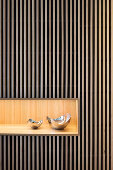 Dossier de presse | 3004-01 - Communiqué de presse | Maybanke - AJ+C - Architecture résidentielle - Timber batten wall in the dining room and kitchen<br> - Crédit photo : Rose Repetti<br>