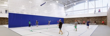Press kit | 1456-01 - Press release | Maryland Heights Community Recreation Center - CannonDesign - Commercial Architecture - Indoor court at Maryland Heights Community Recreation Center - Photo credit: Gayle Babcock