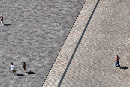 Press kit | 602-12 - Press release | A story set in stoneRedevelopment of Place d’Armes - Groupe IBI-CHBA (Lemay) et Direction des grands parcs et du verdissement, Ville de Montréal - Urban Design - Photo credit: Bernard Bertaut