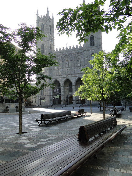 Press kit | 602-12 - Press release | A story set in stoneRedevelopment of Place d’Armes - Groupe IBI-CHBA (Lemay) et Direction des grands parcs et du verdissement, Ville de Montréal - Urban Design - Photo credit: Martine Lessard