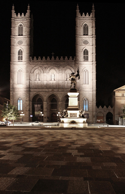 Press kit | 602-12 - Press release | A story set in stoneRedevelopment of Place d’Armes - Groupe IBI-CHBA (Lemay) et Direction des grands parcs et du verdissement, Ville de Montréal - Urban Design - Photo credit: Isabelle Messier-Moreau