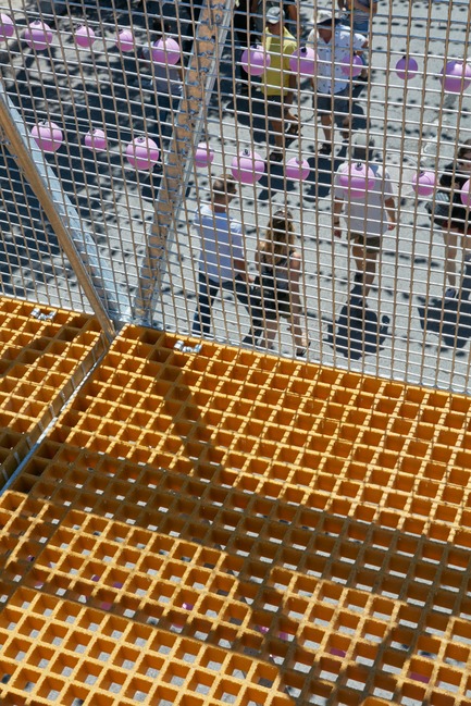 Press kit | 1102-04 - Press release | 9 Unusual Moments - Architecturama - Landscape Architecture -   3 — FUNAMBoULE<br>Summer pedestrian walkway inspired by vertigo and referencing construction games<br><br>WINNER – American Architecture Prize 2017<br>FINALIST – CISC Award of Excellence in Steel Construction<br>---<br>location : Montreal (Qc) 2017<br>client : Commercial Development Corporation of the Village<br>collaborators : Lateral (structure), Infravert (builder)<br>   - Photo credit: James Brittain Photography