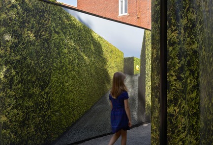 Press kit | 1102-04 - Press release | 9 Unusual Moments - Architecturama - Landscape Architecture -  8 — HEDGE<br>Spatial and visual installation based on perspective and optical illusion and exploring the themes of hedge and labyrinth.<br><br><br>WINNER&nbsp;–&nbsp;Aire Banque Nationale contest, Aires Libres festival 2014<br>FINALIST&nbsp;–&nbsp;Azure Awards 2015, Art Kudos art competition<br>---<br>location :&nbsp;Montreal (Qc) 2014<br>client :&nbsp;Commercial Development Corporation of the Village<br>  - Photo credit: James Brittain Photography