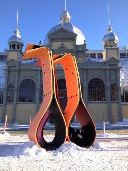 Press kit | 1102-04 - Press release | 9 Unusual Moments - Architecturama - Landscape Architecture -  9 — LOOPDROP<br>Participatory sculpture inviting interaction of both visitors and weather conditions<br><br>WINNER&nbsp;–&nbsp;Winter design festival - design &amp; build competition 2015<br>---<br>location&nbsp;: Ottawa (On) 2015<br>client&nbsp;: City of Ottawa<br>team&nbsp;: Architecturama,&nbsp;Chloë Lum et Yannick Desranleau&nbsp;<br>  - Photo credit: Architecturama