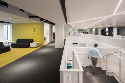 Dossier de presse | 865-31 - Communiqué de presse | Espace CDPQ : un concept unique de collaboration honoré par un prix d’excellence - Lemay - Design d’intérieur commercial -  Espace CDPQ - Espace de collaboration / espaces locatifs  - Crédit photo : Claude-Simon Langlois Photographe