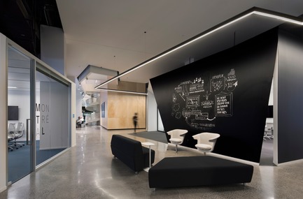 Dossier de presse | 865-31 - Communiqué de presse | Espace CDPQ : un concept unique de collaboration honoré par un prix d’excellence - Lemay - Design d’intérieur commercial - Espace CDPQ - Crédit photo : Claude-Simon Langlois Photographe