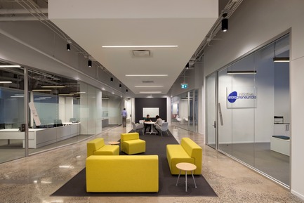 Dossier de presse | 865-31 - Communiqué de presse | Espace CDPQ : un concept unique de collaboration honoré par un prix d’excellence - Lemay - Design d’intérieur commercial -  Espace CDPQ -&nbsp;Espace de collaboration / espaces locatifs  - Crédit photo : Claude-Simon Langlois Photographe