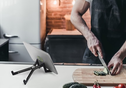 Press kit | 3140-01 - Press release | The Keko Tablet Stand: A New Design with a New Approach to Ergonomics - X2 PRODUCTS EDITION - Product - Photo credit: Meteore Design