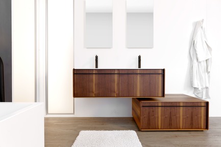 Press kit | 2342-02 - Press release | Introducing Déco Collection - WETSTYLE - Product - Déco 36 inch freestanding vanity and Déco 48 inch wall-mounted vanity. Wood finish: Walnut natural wood and. Stainless steel finish: matte black. - Photo credit: WETSTYLE