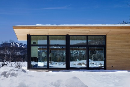 Dossier de presse | 720-10 - Communiqué de presse | L'aile de bois - yh2 - Architecture résidentielle - Crédit photo : David Marien-Landry&nbsp;