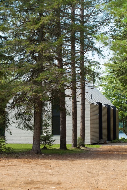 Dossier de presse | 720-11 - Communiqué de presse | Fenêtre sur le Lac - yh2 - Architecture résidentielle - Crédit photo : Francis Pelletier