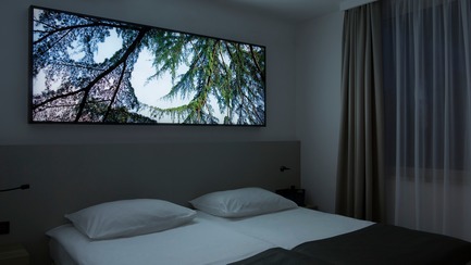 Dossier de presse | 3141-01 - Communiqué de presse | Forest of Eden - SofijaSilvia - Art -  Project title: Forest of Eden<br>Lightbox by artist: SofijaSilvia<br>Hotel Eden, Rovinj, Croatia  - Crédit photo : SofijaSilvia