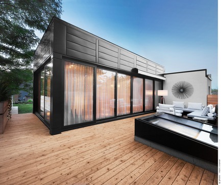Press kit | 1054-01 - Press release | White canvas on a green roof - Martine Brisson designer d'intérieur - Residential Interior Design - Photo credit: Marc Cramer 